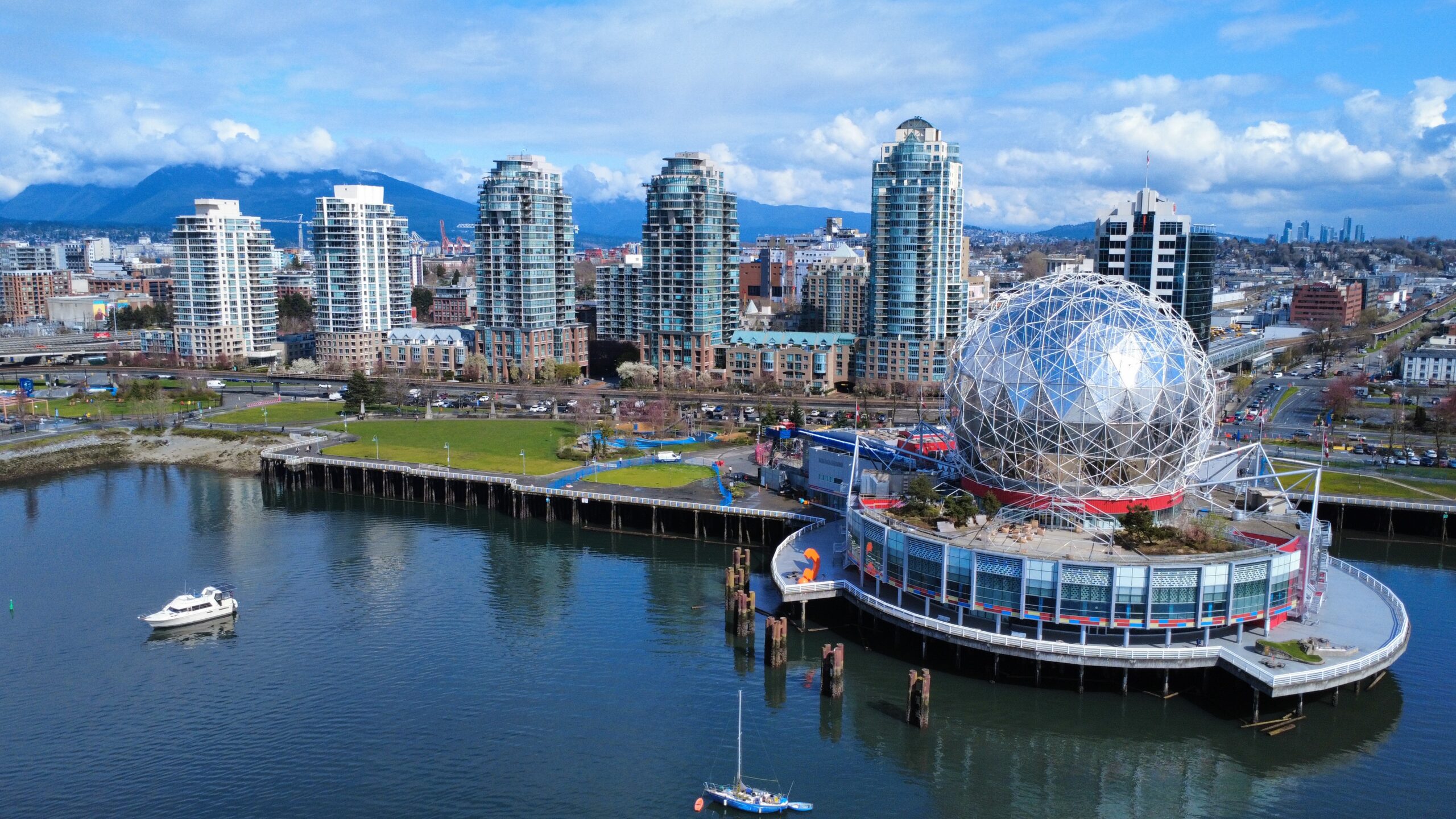 Vancouver, Reviews